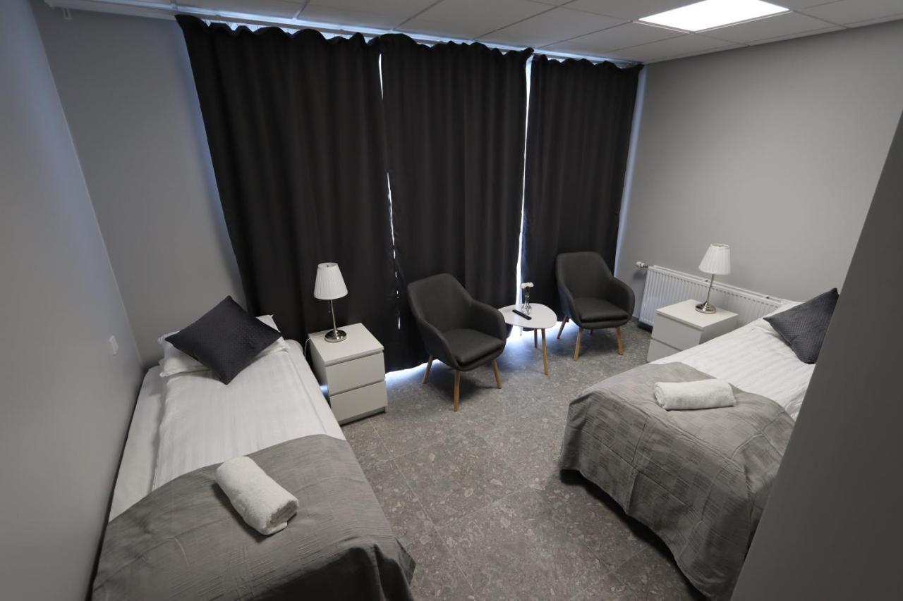 Hotel Tjarna Njarthvik Bagian luar foto