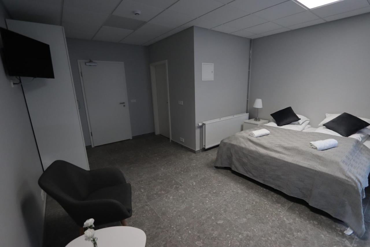 Hotel Tjarna Njarthvik Bagian luar foto