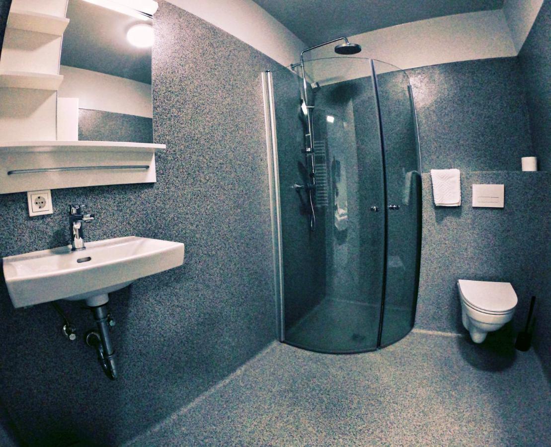 Hotel Tjarna Njarthvik Bagian luar foto
